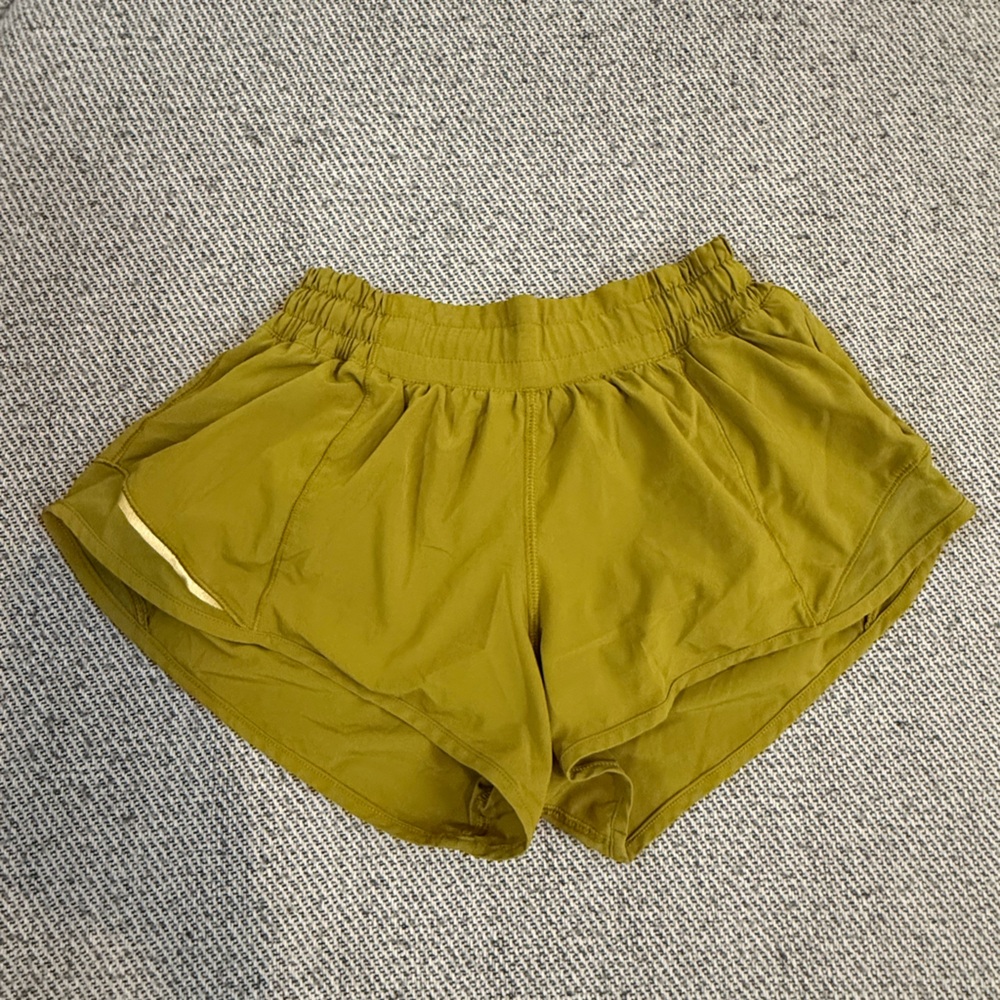 Lululemon Women's Hotty Hot Shorts Size 4
